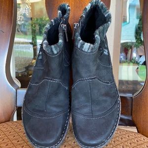 Aetrex Suede Bootie black w/wool cuff , cork heel